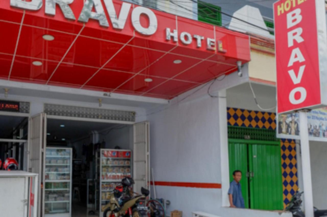 Reddoorz @ Hotel Bravo Pantai Kamali Bau Bau Baubau Exterior photo