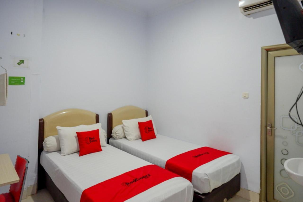 Reddoorz @ Hotel Bravo Pantai Kamali Bau Bau Baubau Exterior photo